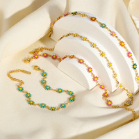 Collar de diseño de flores coloridas de moda Collar de cadena impermeable de joyería de acero inoxidable chapado en oro de 18 quilates