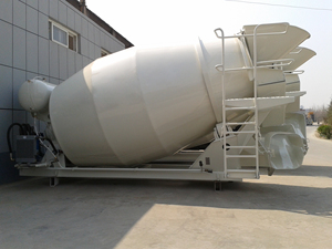 Camion malaxeur à béton 3 m³ avec cuve à décharge plate pour centrale à béton - Product Image 2