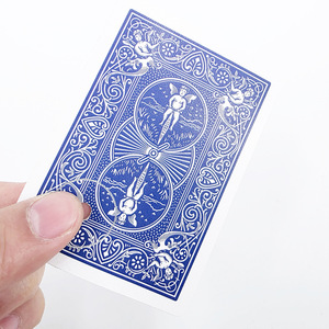 Loupe en forme de carte : petit trou qui devient grand trou, grossissement du petit trou. Accessoires de magie de cartes Kingmagic, spectacle de magie de close-up. - Product Image 3