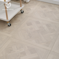 Lantai Laminasi Pola Versailles Prancis Berkualitas Tinggi AC4 Tahan Aus HDF Pemasangan Klik 8mm 12mm