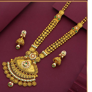Parure de collier long en or traditionnel avec pendentif et boucles d'oreilles Jhumka, bijoux de temple pour mariée, pour mariage et occasions festives - Product Image 1