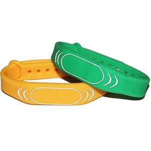 Pulseras de silicona RFID T5577 de 13,56 MHz con código QR, logotipo personalizado, pulseras de pago impermeables ajustables - Product Image 1