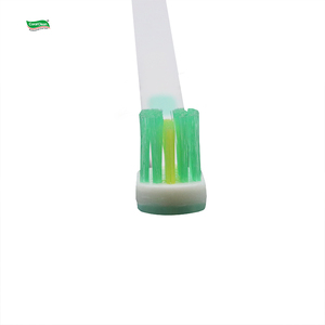 <span class=keywords><strong>Brosse</strong></span> <span class=keywords><strong>à</strong></span> dents <span class=keywords><strong>orthodontique</strong></span> en forme de U avec manche en PP+TPR, certifiée CE, logo personnalisé et service OEM pour usage domestique - Product Image 6