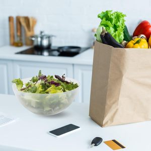 Ciotola per insalata in plastica satinata da 26 cm, capacità 3,5 litri, riutilizzabile per insalata e verdure - Product Image 4