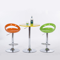 Tabouret de bar pivotant rouge, design moderne et élégant, en plastique, pour restaurant commercial, hauteur de comptoir, stable et durable, à prix abordable (20 $)