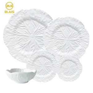 ชุดอาหารเย็นงานแต่งงานดอกไม้สุดหรู<span class=keywords><strong>2022</strong></span>เครื่องถ้วยชามเซรามิกพอร์ซเลนพร้อมขอบทองสำหรับโรงแรมสำหรับงานแต่งงานและอาหารเย็น - Product Image 4