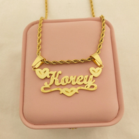 Pendentif Cœur Personnalisé avec Nom en Or 18 Carats et Acier Inoxydable, Collier Initial Gravé, Bijou Mode pour Femme