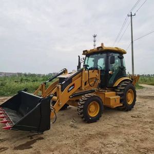 Chargeuse-pelleteuse Cat 420F-1 avec godet avant et bras de terrassement arrière, équipement de construction jaune - Product Image 3