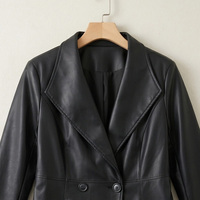 Manteau trench en peau de mouton pour femme, noir, col à revers, double boutonnage, ceinturé, évasé, mi-long, élégant, en cuir