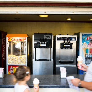 Machine à crème glacée commerciale HELAXEN BQL-2200, 20-28L/H, 3 saveurs, glace molle, acier inoxydable, 2800W, pour café et bubble tea - Product Image 1