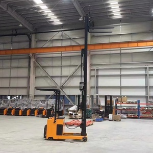 Montacargas Eléctrico YCMG de 2 Toneladas, 2000 kg, Batería de Litio, Elevación de 12 m, Mástil Libre Completo para Almacenes con Pasillos Estrechos, CE ISO - Product Image 3