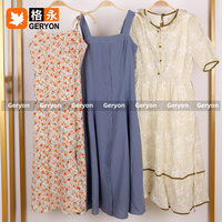 Geryon Vintage Gaya Busana Bekas Wanita Gaun Chiffon 45-100kg Pakaian Bekas Bale Bersih 90-98% Baru Warna Campuran Ekspor