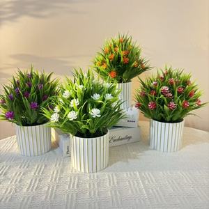 Plantes artificielles nordiques en pot, mini-herbe avec fleurs, pot à rayures blanches et dorées, décoration d'intérieur, ornement de salon, 21 pouces - Product Image 1