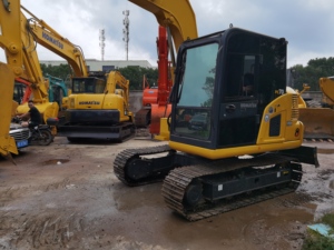 Excavatrice sur chenilles Komatsu PC70 d'occasion de haute qualité, équipement de construction hydraulique de taille moyenne - Product Image 5