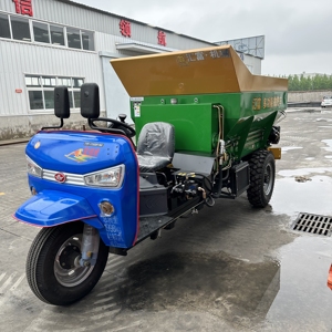 Maquinaria Agrícola, Esparcidor de Compost Autopropulsado de 2 Toneladas, Tolva de 2 m, Bomba de Control Hidráulico, Ancho de Esparcimiento de 6-12 m - Product Image 3