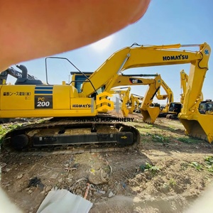 Excavadora de cadenas usada de alto rendimiento PC200 en venta con pocas horas de operación y excelente valor - Product Image 1