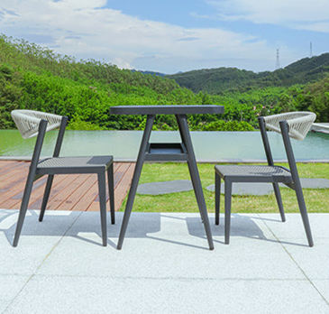 โต๊ะสี่เหลี่ยมสีเทาเข้ม