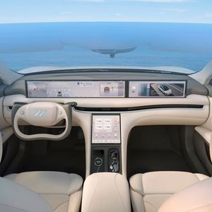 ZHIJI L7 2024 MAX Sedán eléctrico de largo alcance Edición blanca 5 plazas Batería de litio de 5 puertas Dirección izquierda 250HP 708km - Product Image 5