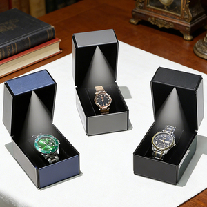 Boîte à montre en cuir PU de luxe avec miroir et lumière LED, universelle pour hommes et femmes, étui de rangement pour montre-bracelet, emballage cadeau - Product Image 4