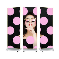 Display LED per Poster - Segnaletica Digitale ad Alta Risoluzione per Pubblicità in Negozi e Centri Commerciali con Animazioni e Grafiche