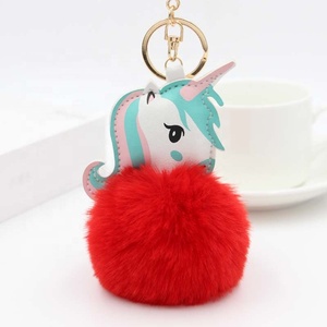 <span class=keywords><strong>Porte</strong></span>-clés <span class=keywords><strong>licorne</strong></span> en fausse fourrure multicolore <span class=keywords><strong>porte</strong></span>-clés en peluche douce anime ensemble de <span class=keywords><strong>porte</strong></span>-clés pom pom en fourrure <span class=keywords><strong>porte</strong></span>-clés en peluche personnalisé - Product Image 6