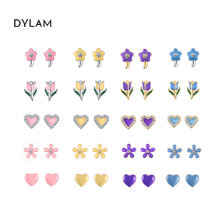 Aretes de <span class=keywords><strong>Plata</strong></span> de Ley 925 Hipoalergénicos Dylam, Material Seguro para Bebés, Aretes de Zirconia Redondos Transparentes para Bebés - Product Image 5