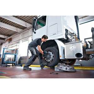 BOSCH - 06019J8501 GDS 18 V-1050 H-Visseuse à percussion 18 V 1050 Nm dans un boîtier sans batterie Visseuses à percussion et perceuses sans fil - Product Image 2