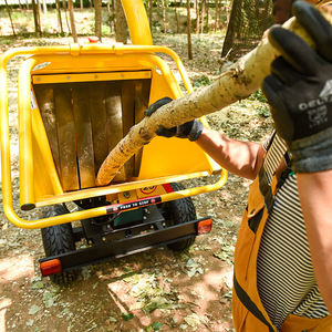 Broyeur de branches électrique à vitesse variable pour le déchiquetage de matériaux différents - Product Image 2