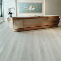Dalles de sol en vinyle SPC Chêne 6mm à clipser 8mm Noyau rigide Revêtement de sol hybride intérieur en placage de bois véritable Antidérapant