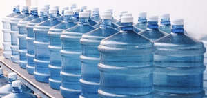 PET材料5ガロンGarrafones De Agua 18.9リットル20 Litrosプラスチックミネラル飲料水ボトルウォータークーラーディスペンサー用