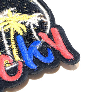 Venta al por mayor de parches de lentejuelas de fútbol brillo día del juego bordado logotipo personalizado parches de lentejuelas para la ropa - Product Image 2