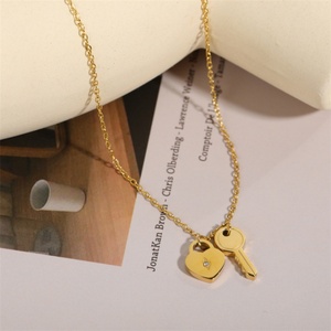 Nouveau collier pour femme en acier inoxydable avec breloque clé et chaîne à maillons, idéal pour un style décontracté ou sportif, parfait pour un anniversaire - Product Image 2