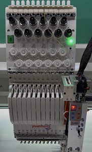 Machine à broder plate à grande vitesse Yuanheng pour broderie mixte chenille et cordon, pour vêtements et t-shirts, avec dispositif DAHAO <span class=keywords><strong>OLH</strong></span> entièrement original - Product Image 2