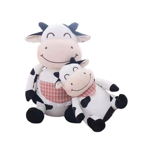 CustomPlushMaker Peluche Vache Assise Mignonne de Dessin Animé avec Tablier, Thème Zodiaque, pour Machine à Pinces, Cadeau d'Anniversaire, Vente en Gros pour Fabricants - Product Image 1