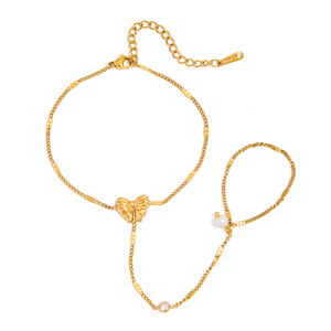 สร้อยข้อมือรูปผีเสื้อ ชุบทอง 18K สายสแตนเลส ประดับมุกและเพชร ของขวัญเครื่องประดับ - Product Image 5