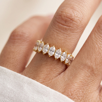 316 Edelstahl 18K Vergoldeter Ovaler CZ Eternity-Ring Vollbesetzter Stapelbarer Statement-Ehering Schmuck für Frauen
