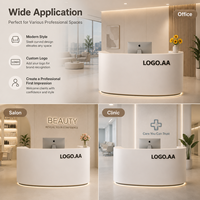 Comptoir de réception élégant et esthétique, incurvé, pour salon de beauté, spa, table d'accueil avec logo personnalisé