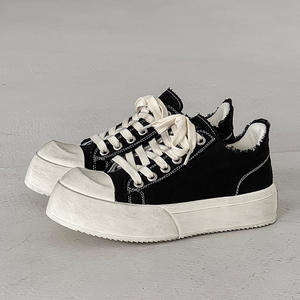 Zapatillas de lona negras desgastadas de estilo retro para hombre, con efecto de aumento de altura, informales y con aspecto sucio, para parejas. - Product Image 6