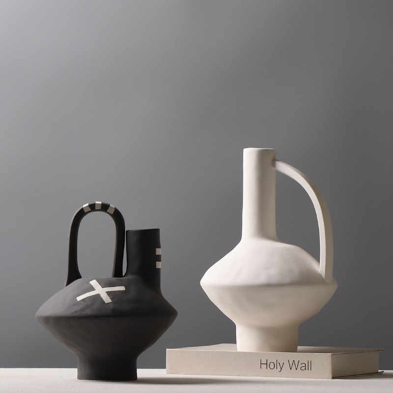 Black and white 23.7*19.2