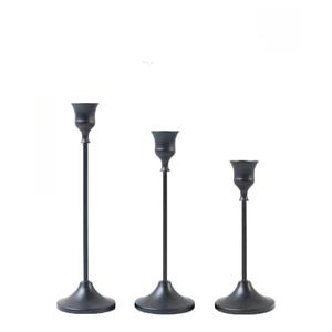 Set di <span class=keywords><strong>Portacandele</strong></span> Antichi Minimalisti in Ottone a Stelo Lungo a Forma di Cono, <span class=keywords><strong>Portacandele</strong></span> Decorativo Dorato - Product Image 2