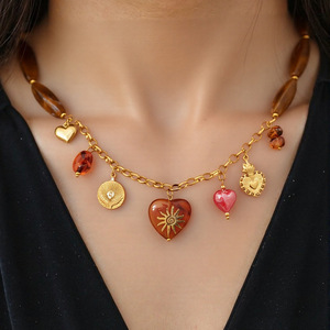 Collar de acero inoxidable con forma de corazón, colgante de resina y dijes para mujer, joyería de moda. - Product Image 1