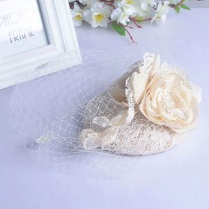 Fascinateurs en ivoire, pince à cheveux de mariée avec voile floral et plumes, style original pour femmes, pour fêtes et mariages - Product Image 2