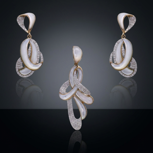 Conjunto de Colgante de Diamantes y Perlas de Diseño, Lujo, Alta Gama, Artesanía, Perlas Naturales, Diamantes, Oro para Mujer, Certificado GIA - Product Image 3