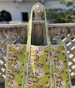 Sac à bandoulière matelassé en coton, tendance, tissu durable, fermeture éclair sécurisée, sac à main pour le quotidien et les voyages - Product Image 3