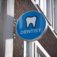 Boîte à lumière décorative rectangulaire multi-styles personnalisée, enseigne publicitaire LED 3D extérieure avec logo métallique double face