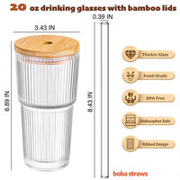 Gobelets en verre borosilicate transparent rayé de 20 oz avec couvercles en bambou et pailles pour l'eau, le café glacé et les jus