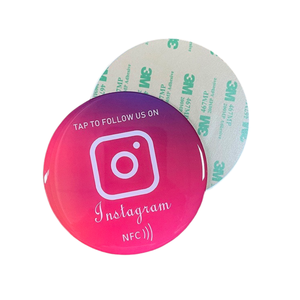 Toque para seguir en Instagram/Facebook/<span class=keywords><strong>Whatsapp</strong></span>/Tik Tok NFC pegatina de mesa epoxi impermeable NFC Etiqueta de placa de mesa de redes sociales - Product Image 2