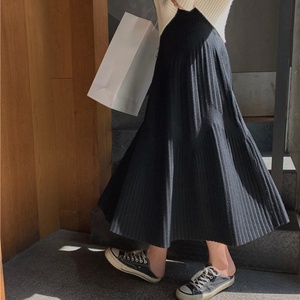 Nouvelle jupe mi-longue en tricot plissée unie décontractée et polyvalente pour femme, idéale pour l'automne et l'hiver - Product Image 3