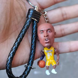 PVC Figure Réaliste <span class=keywords><strong>NBA</strong></span> Basketball Joueur Mini Figurines En Plastique Porte-clés Lowry Kobe Warriors Curry Durant Lakers <span class=keywords><strong>James</strong></span> Porte-clés - Product Image 3