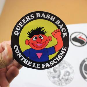 Pegatinas <span class=keywords><strong>de</strong></span> <span class=keywords><strong>pared</strong></span> luminosas con cara sonriente que brillan en la oscuridad, calcomanías <span class=keywords><strong>de</strong></span> vinilo <span class=keywords><strong>para</strong></span> habitación <span class=keywords><strong>de</strong></span> niños, Mural artístico <span class=keywords><strong>para</strong></span> dormitorio <span class=keywords><strong>de</strong></span> niños y bebés - Product Image 1